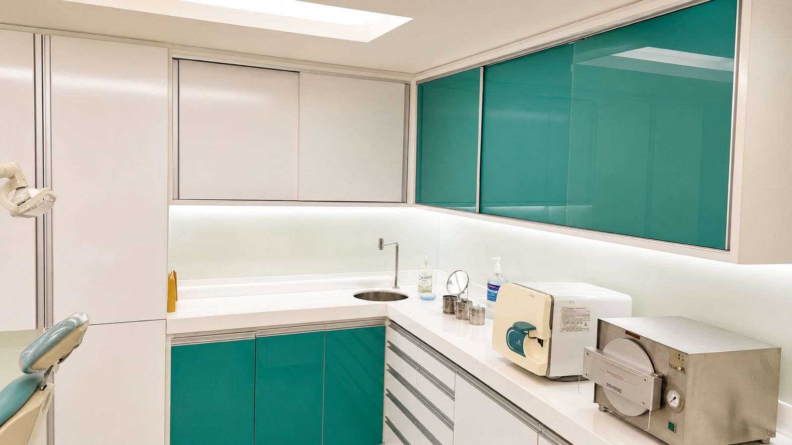 Área de esterilização e apoio clínico